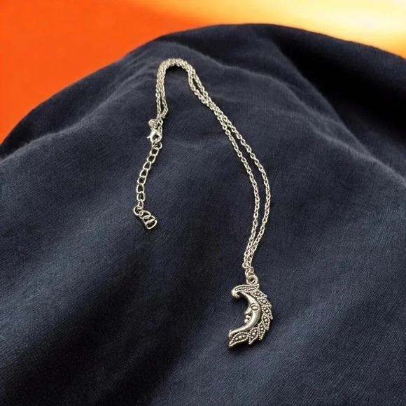 Crescent Moon Bohemian Silver Plated Necklace - Picture 1 of 2
